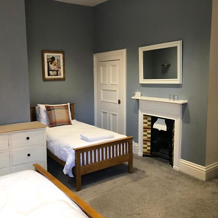 Corra Lynn Bed & Breakfast วิทบี ภายนอก รูปภาพ