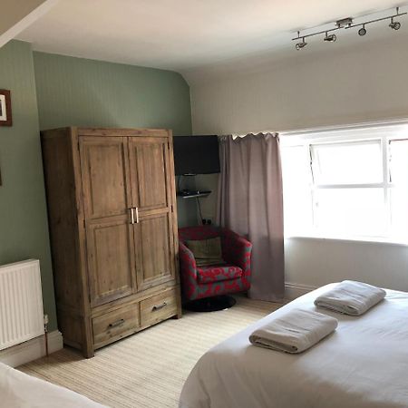 Corra Lynn Bed & Breakfast วิทบี ภายนอก รูปภาพ