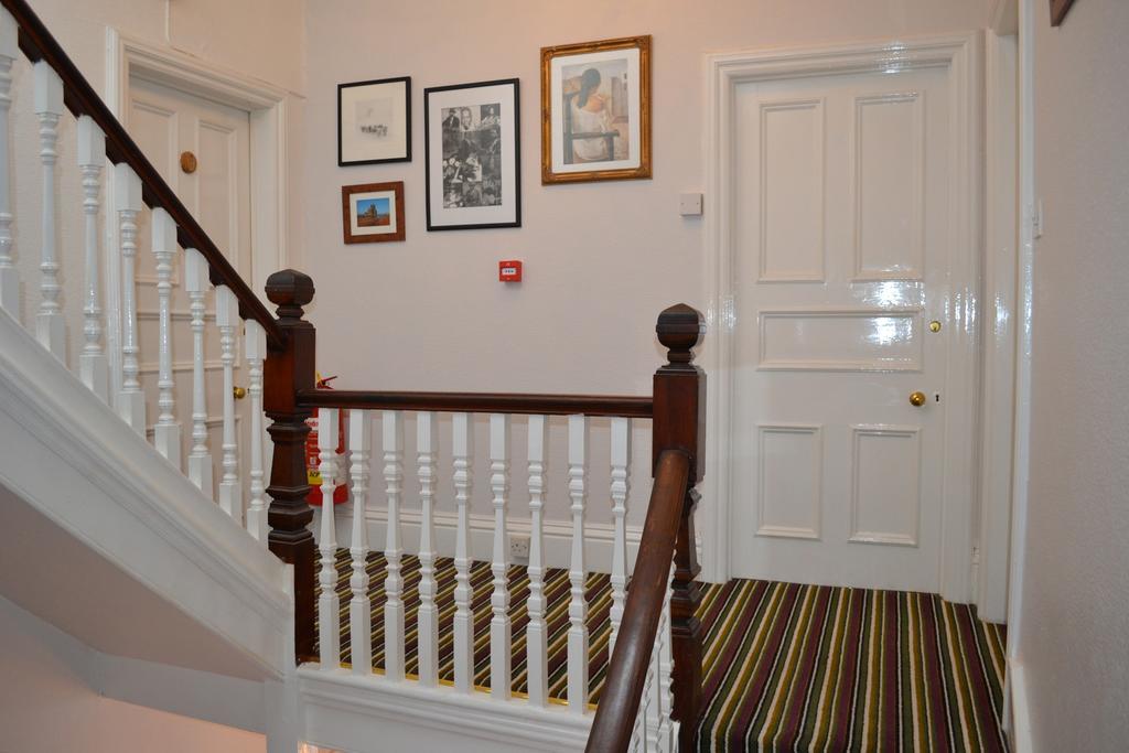 Corra Lynn Bed & Breakfast วิทบี ภายนอก รูปภาพ
