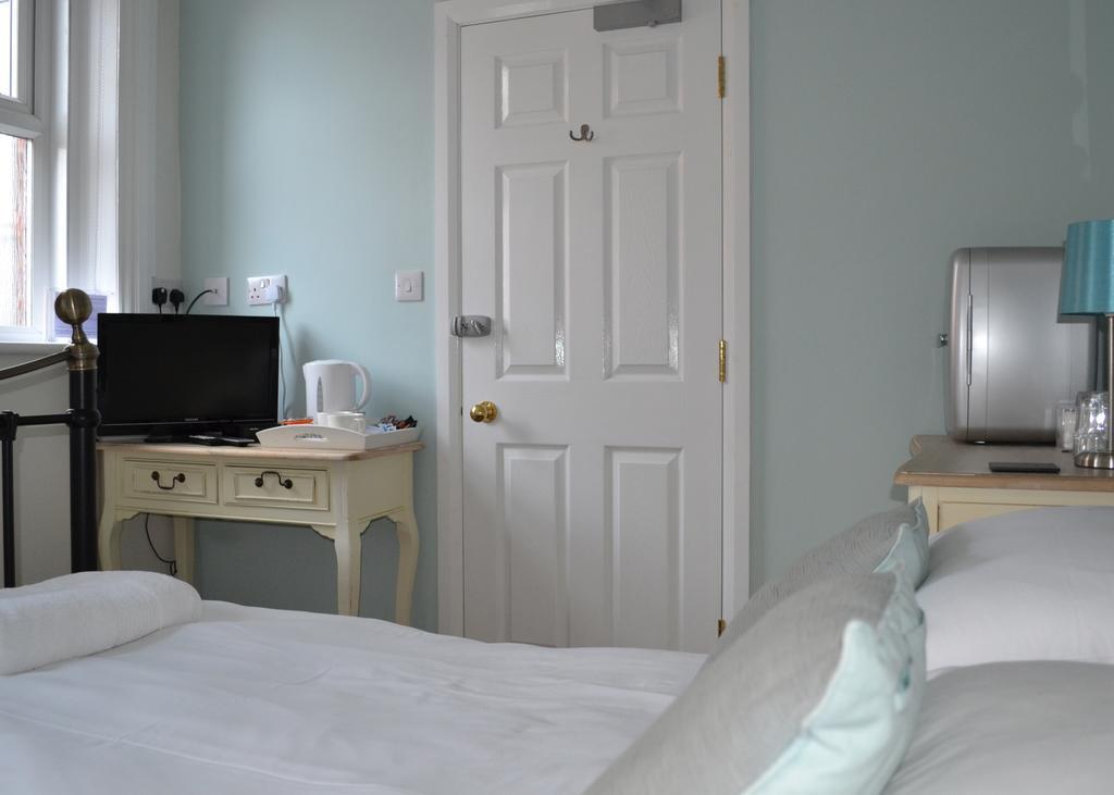 Corra Lynn Bed & Breakfast วิทบี ภายนอก รูปภาพ