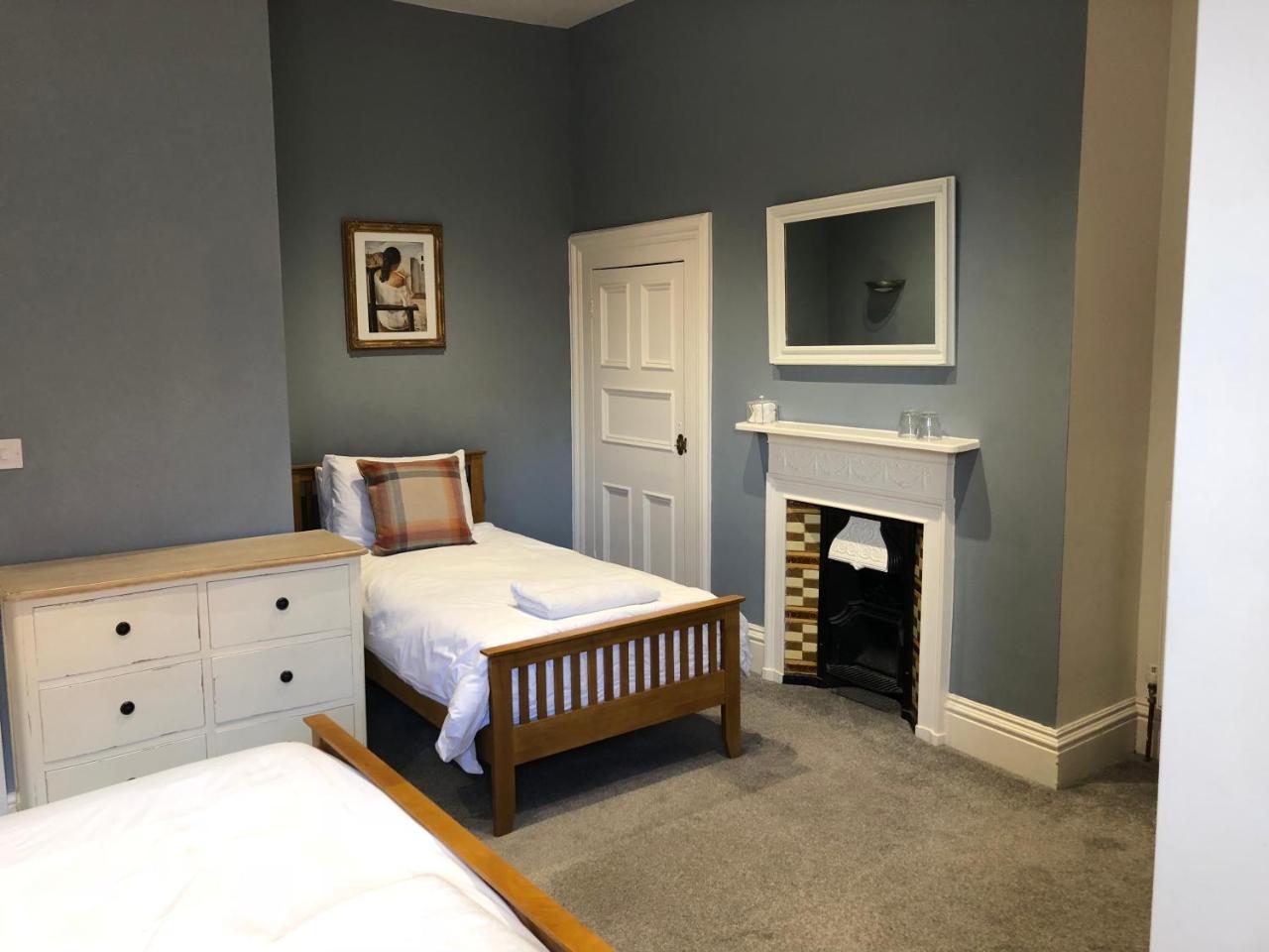 Corra Lynn Bed & Breakfast วิทบี ภายนอก รูปภาพ
