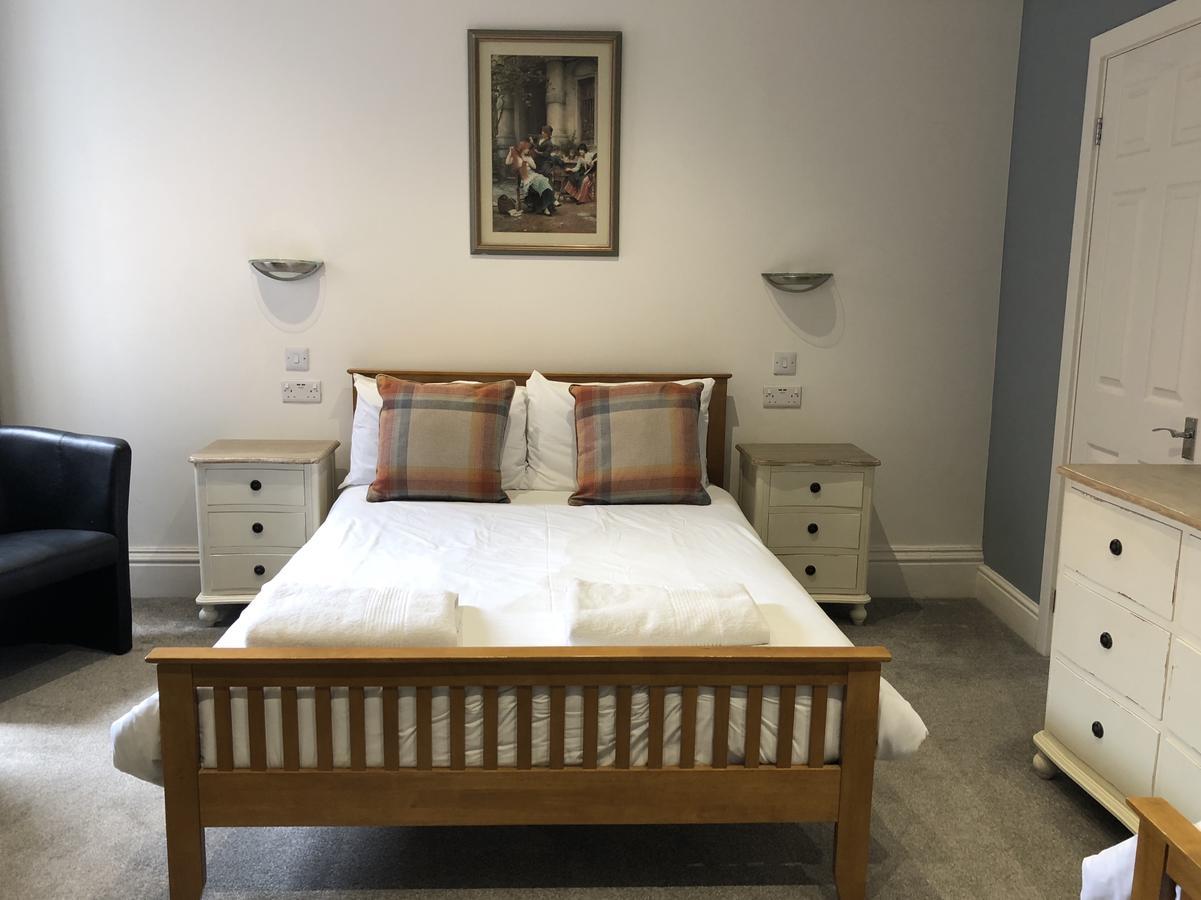 Corra Lynn Bed & Breakfast วิทบี ภายนอก รูปภาพ