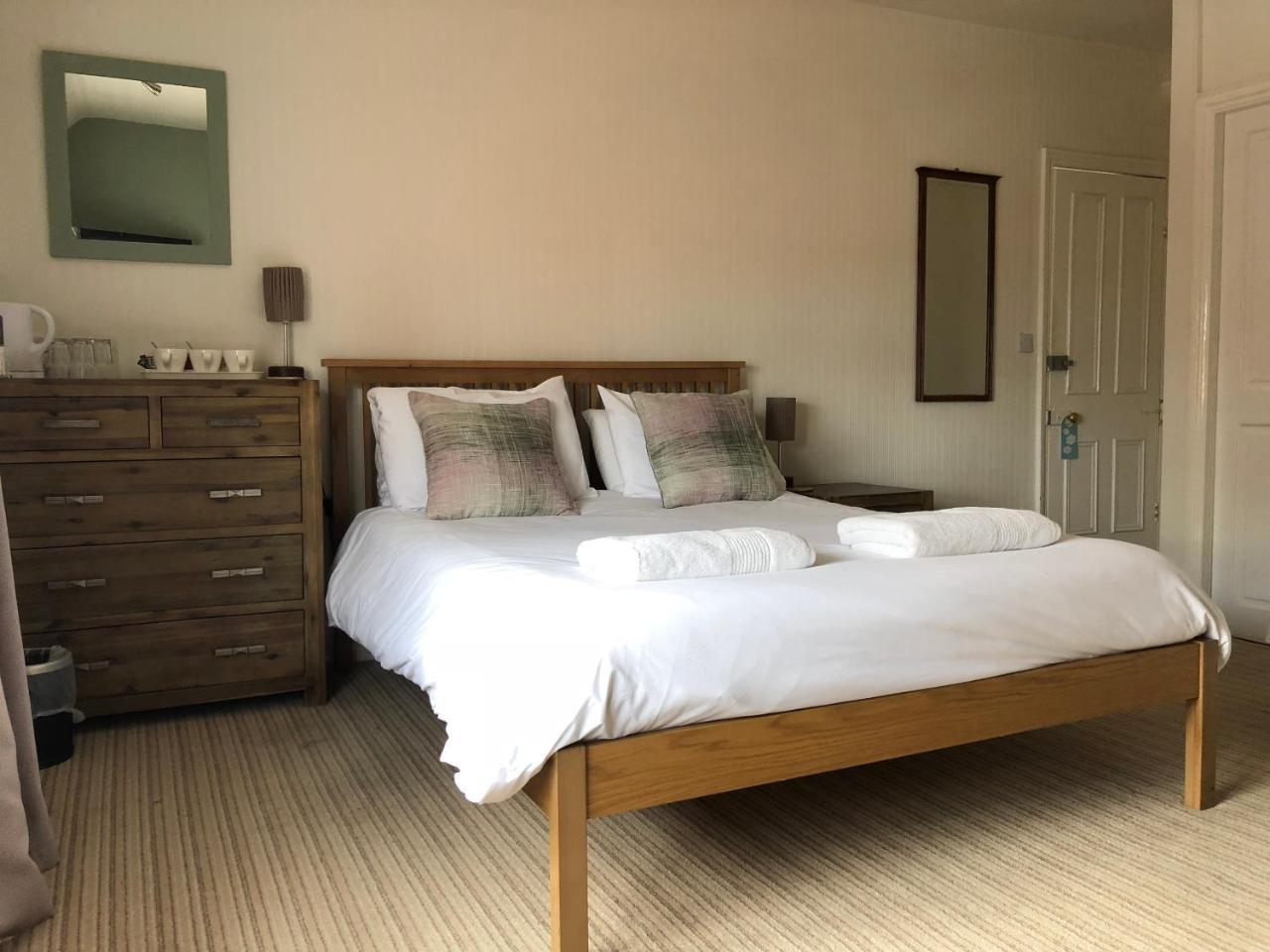 Corra Lynn Bed & Breakfast วิทบี ภายนอก รูปภาพ